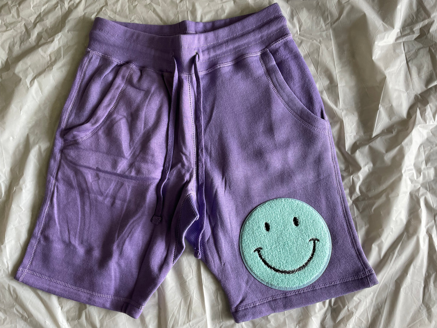 VIBES ALL SMILES SHORT