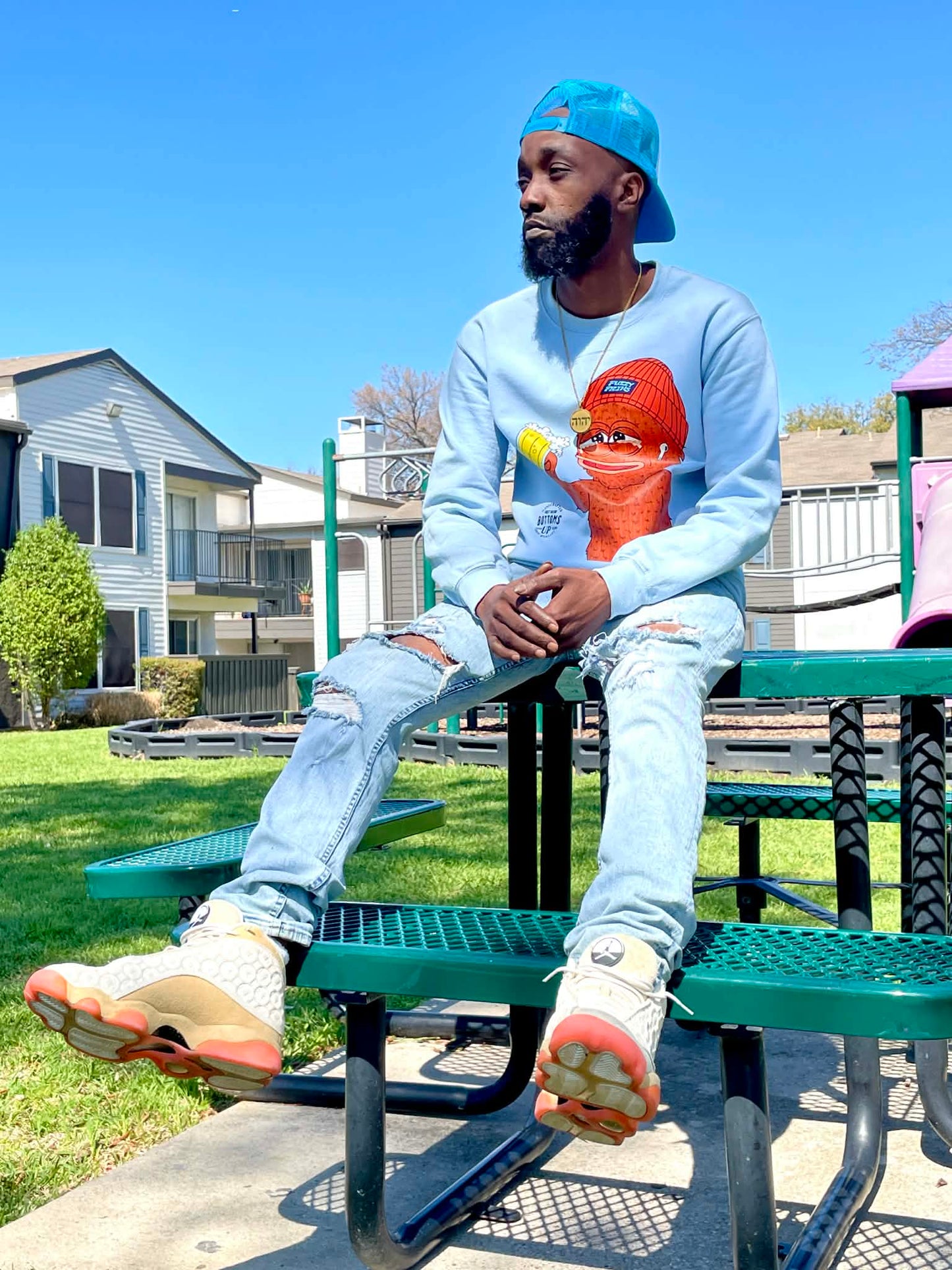 VINYL FUZZY FIENS LIMITED EDITION POWDER BLUE SWEATER