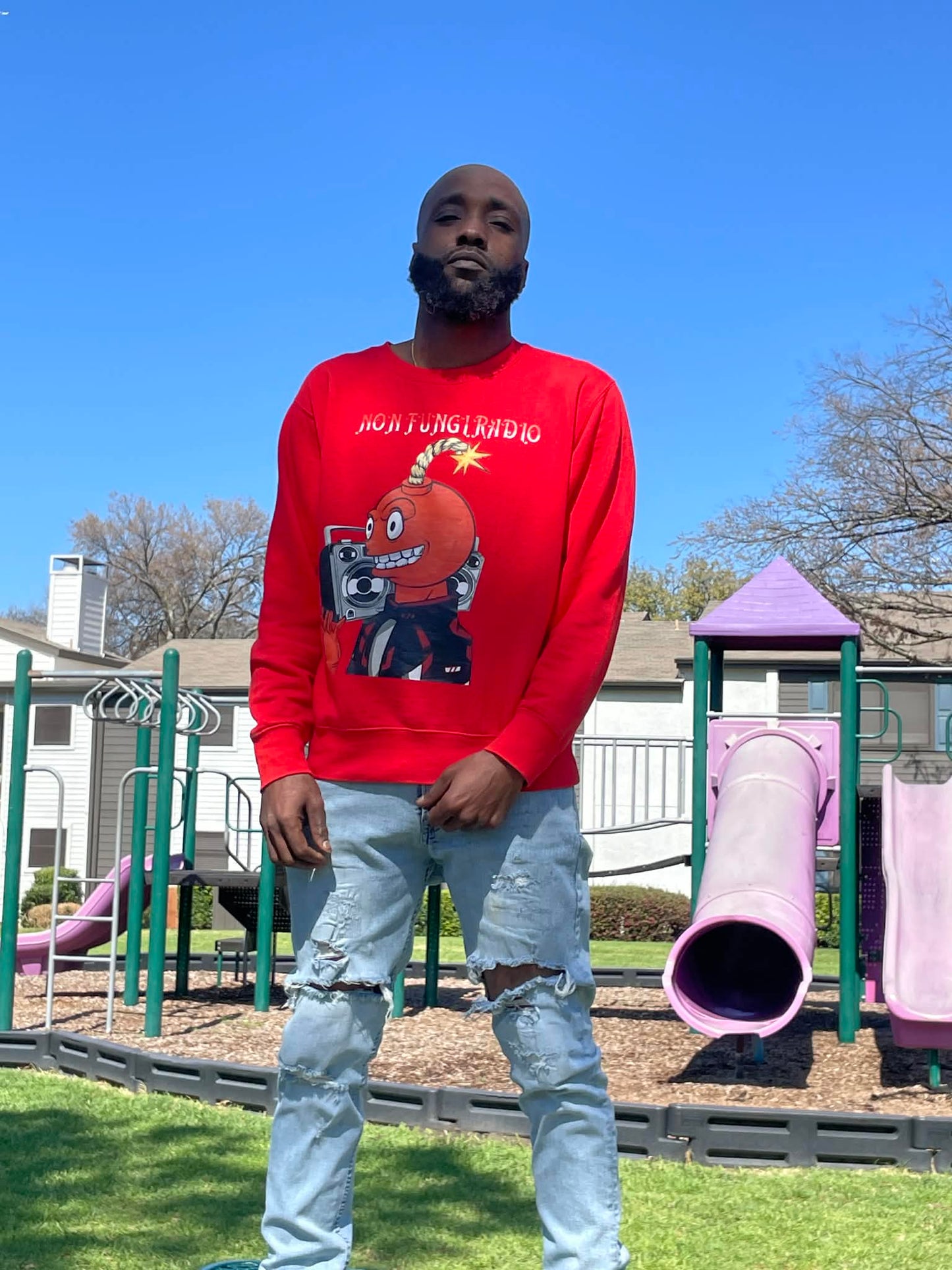 NON FUNGI RADIO LOGO SWEATER